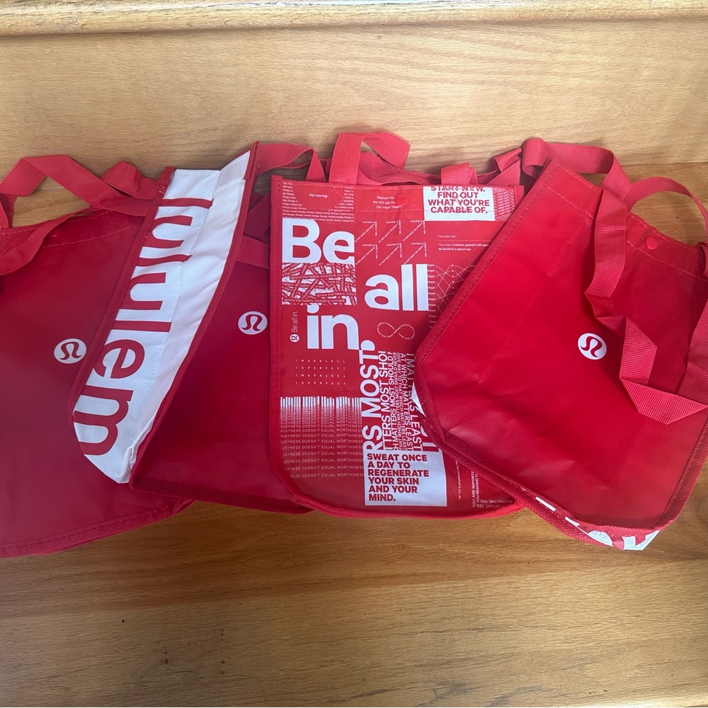 lululemon athletica Red Tote Bags (4)